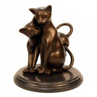 Кот Обнимает Кошку