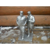 Бюст "Ленин с охранником. Из подполья." Бюст "Ленин с охранником. Из подполья."
