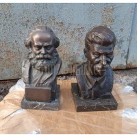 Бюст "Сталин и Маркс (ск.Василик 1933г)" Бюст "Сталин и Маркс (ск.Василик 1933г)"