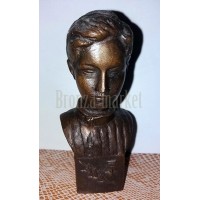 Бюст "Зоя Космодемьянская (бюст)" Бюст "Зоя Космодемьянская (бюст)"