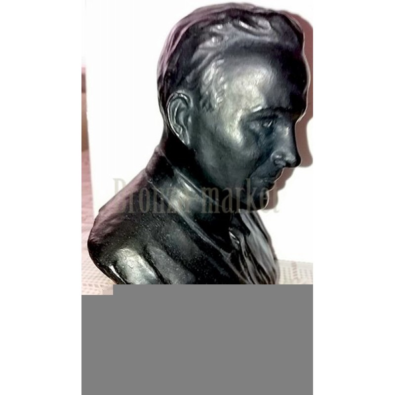 Бюст "Гайдар Аркадий"
