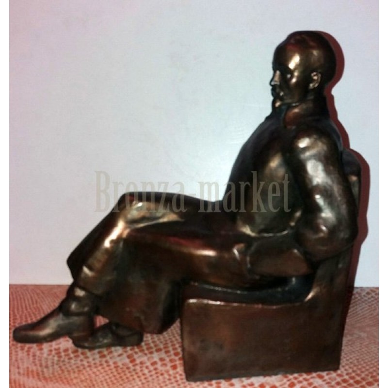 Бюст Дзержинский в кресле