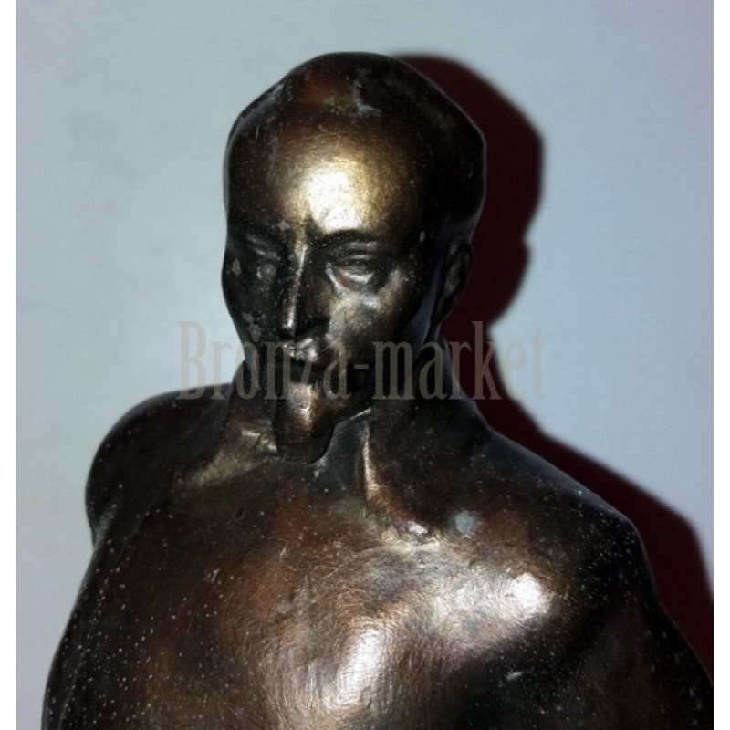 Бюст Дзержинский в кресле