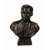 Бюст "Ю. Гагарин" Бюст "Ю. Гагарин"