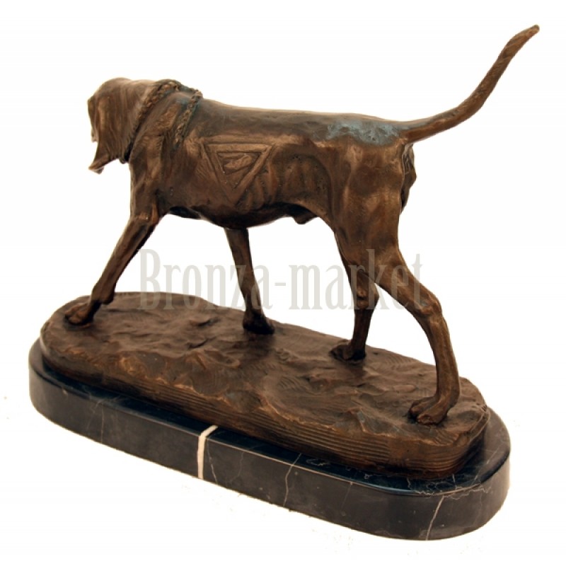 Скульптура Гончая (перед стартом)