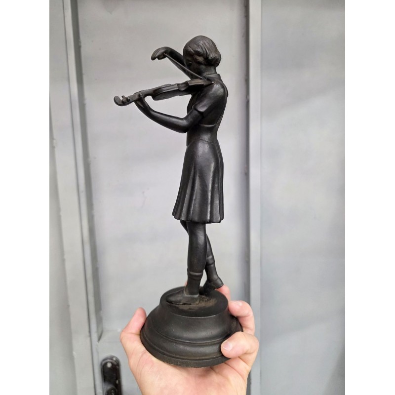 Пионерка скрипачка. Касли 70-80г