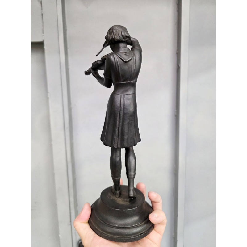 Пионерка скрипачка. Касли 70-80г