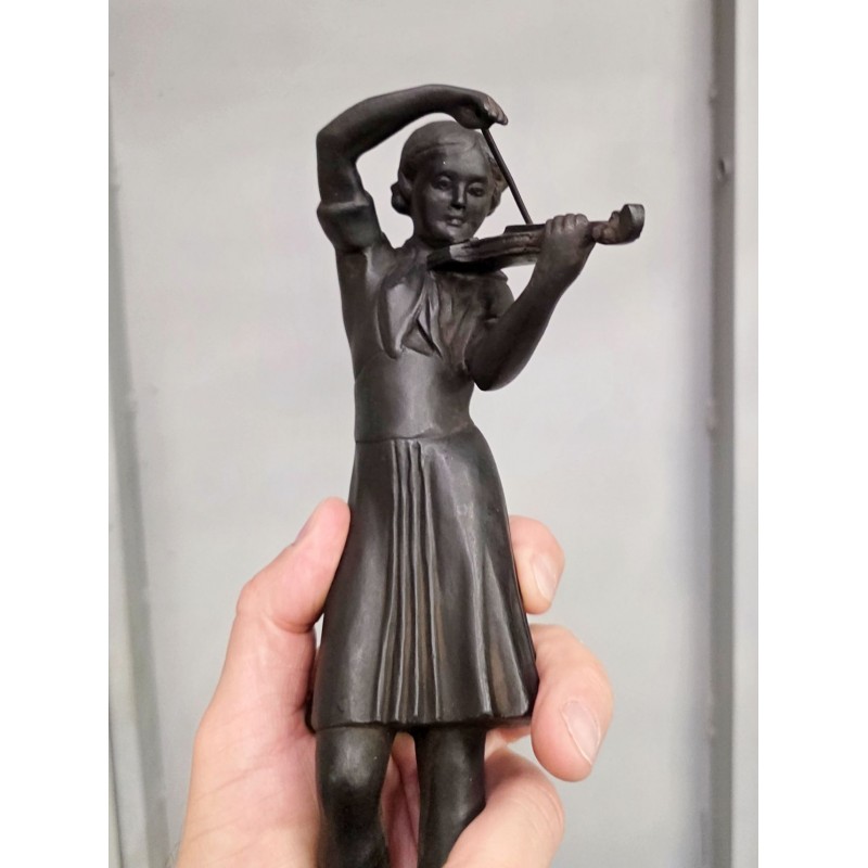 Пионерка скрипачка. Касли 70-80г