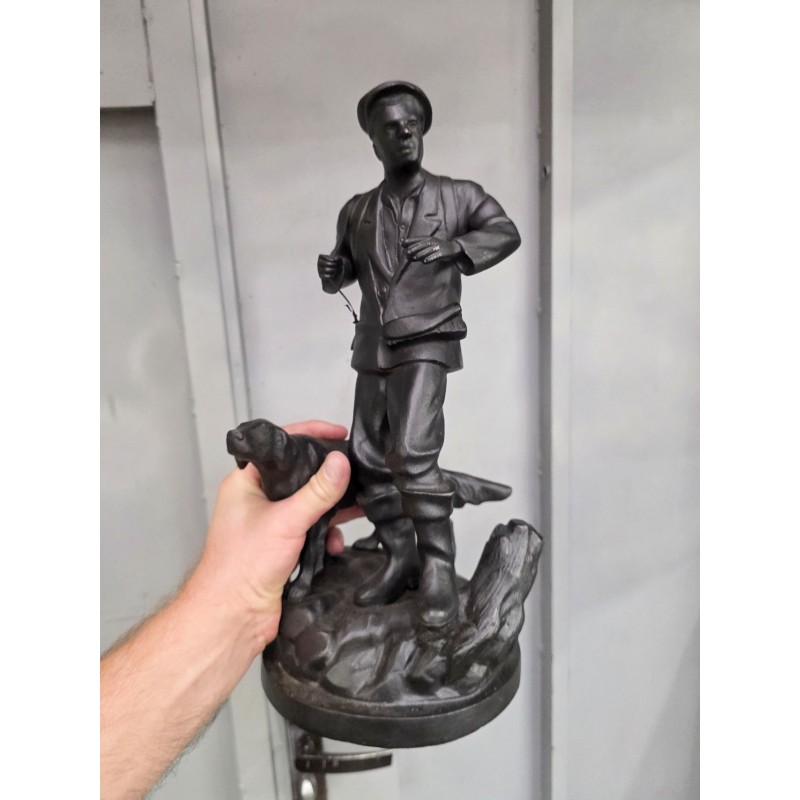 Статуэтка антикварная "Охотник с собакой (Касли, 1960г)"