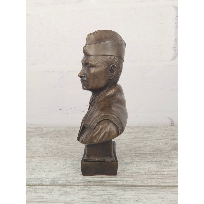 Путин (в форме, 32см)