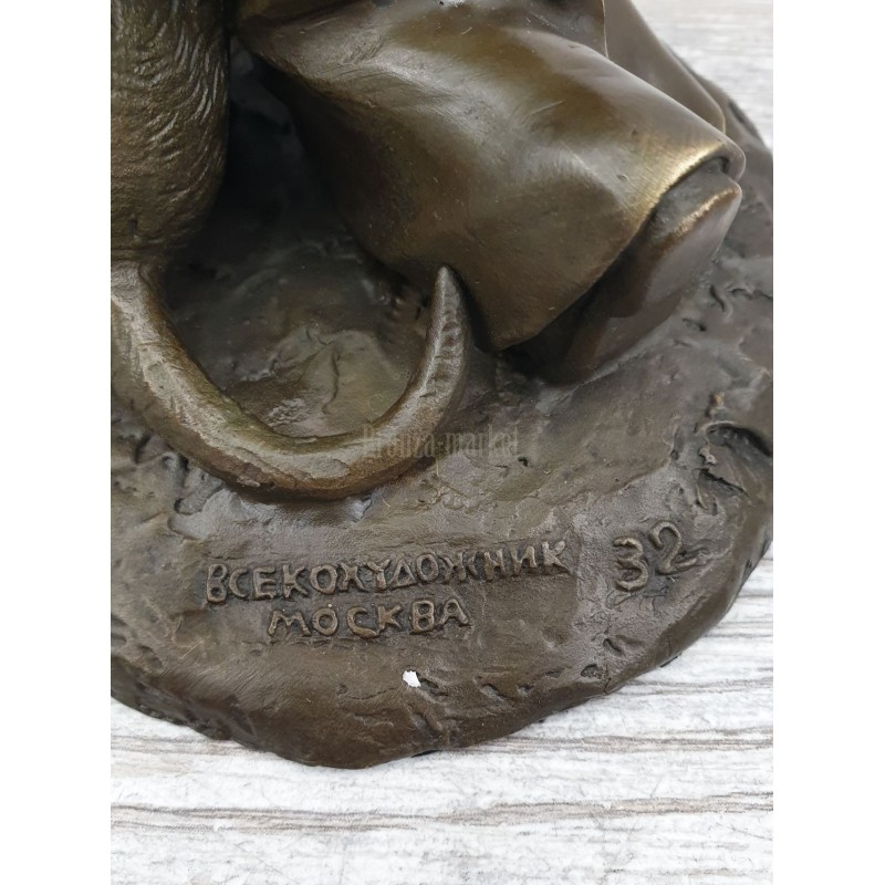 Пограничник с собакой