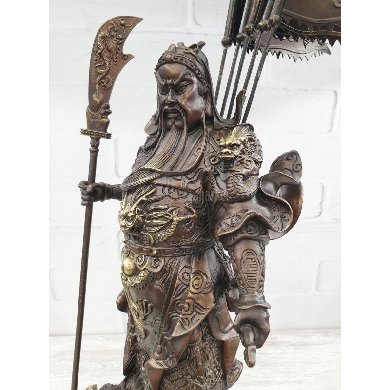 Гуань с флагами (66см)