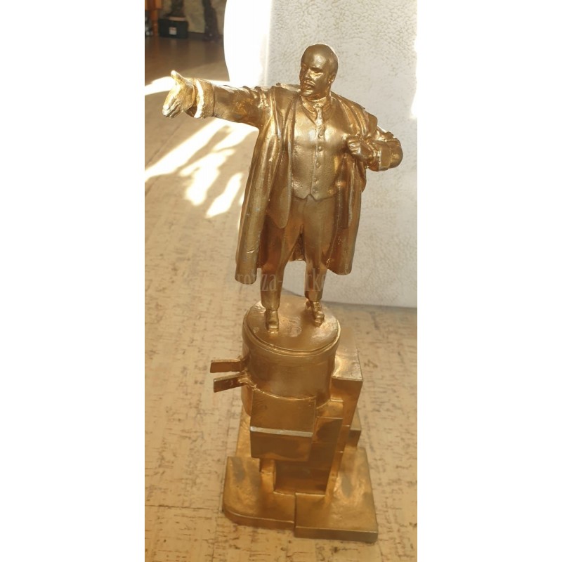 Ленин на броневике (зол.)