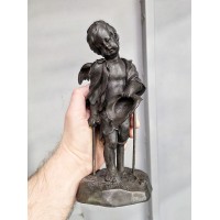 Статуэтка антикварная "Хромой ангел (Касли 70-80г)" Статуэтка антикварная "Хромой ангел (Касли 70-80г)"