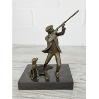 Охотник стреляет по уткам Охотник стреляет по уткам
