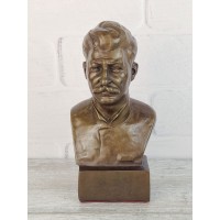 Бюст "Сталин (ск.Василик)" Бюст "Сталин (ск.Василик)"