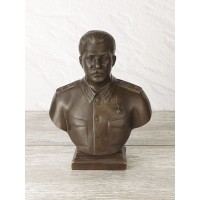Бюст "Сталин в форме (1953г)" Бюст "Сталин в форме (1953г)"