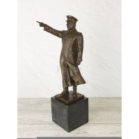 Бюст "Сталин (на постаменте)" Бюст "Сталин (на постаменте)"