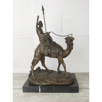 Арабский воин на верблюде Арабский воин на верблюде