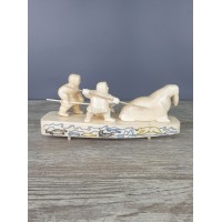 Статуэтка "Охота на моржа" Статуэтка "Охота на моржа"