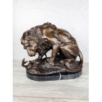 Лев и змея (крупные) Лев и змея (крупные)