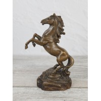 Лошадь на дыбах (малая)