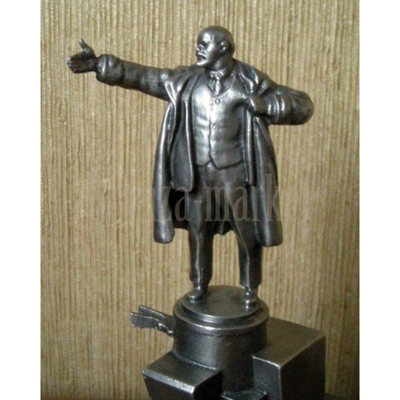Ленин на броневике
