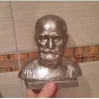 Павлов (врач, бюст) Павлов (врач, бюст)
